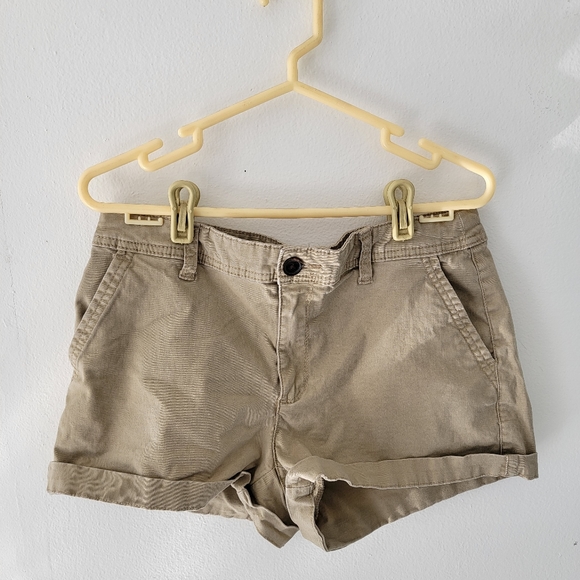 Khaki short - Picture 1 of 1